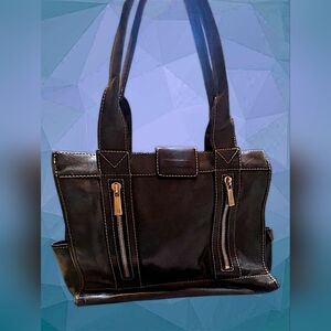 Stylish Black Tote Bag with Zipper Accents